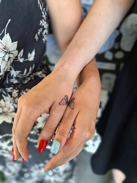 Matching Bestie Tattoos Butterfly, Matching Hand Butterfly Tattoos, Cute Matching Hand Tattoos, Hand Tattoos For Women Matching, Matching Hand Tattoos Mother Daughter, Sister Tattoos For 2 Butterfly, Mini Matching Tattoos Mother Daughters, Matching Finger Tattoos Mother Daughter, Bestie Hand Tattoos