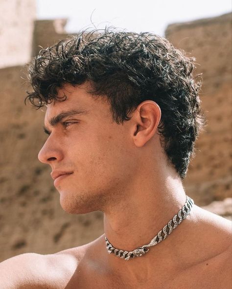 Mens Curly Haircut Mid Length, Cooper Hair, V Shaped Haircut, Long Curly Hair Men, Men's Curly Hairstyles, Italian Hair, Chopped Cheese, Xavier Serrano, Mens Hairstyles Curly