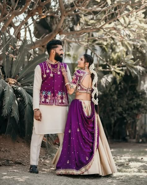 Couple Chaniya Choli For Wedding, Haldi Dress Code For Family, Matching Family Outfits For Wedding, Couple Traditional Outfits Indian, Couple Outfits For Wedding, Couple Dress Matching, Wedding Matching Outfits, Couple Dresses, Wedding Clothes For Men