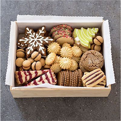 بيتي فور, Christmas Cookie Boxes, Christmas Cookies Packaging, Assorted Cookies, Christmas Cookie Box, Cookies Packaging, Christmas Cookies Gift, Cookie Gift Box, Cookie Boxes