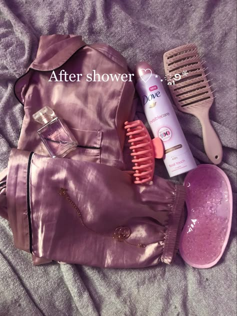 After Shower Skin Care, Shower Time Routine, Shower Supplies Aesthetic, Post Shower Aesthetic, My Hygiene, Shower Glow Up, Shower Time Aesthetic, What To Do After Showering, After Shower Outfit