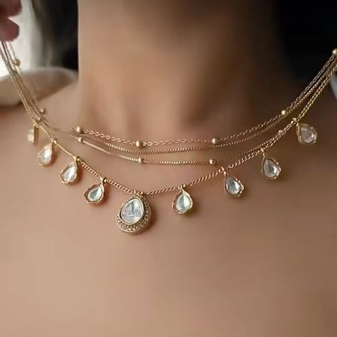 Stone Chains Jewelry, Choker Necklace Diamond, Dainty Indian Jewelry, Minimal Diamond Necklace, Gold Necklace Set Design, Pinterest Jewellery, Gold Choker Necklace Indian, Jewellery Diamond Necklace, Indian Wedding Accessories