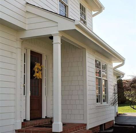 Shaker Siding Exterior With Brick, White Vinyl Siding House Curb Appeal, Vinyl Shingle Siding Exterior, White Shaker Siding Exterior, White Shake Siding Exterior, Hardy Plank Siding Exterior, White Shingle House Exterior, Shaker House Exterior, Shake Siding House