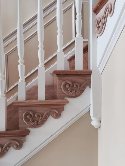 Stairs Trim, Baseboards And Trim, Stair Brackets, Modern Staircases, Circular Stairs, Handrail Design, Staircase Handrail, Staircase Remodel, Staircase Makeover