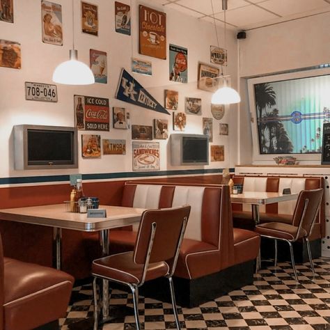 Diner Aesthetic Decor, American 50s Aesthetic, Country Diner Aesthetic, Diner Asthetic Picture, Vintage Diner Interior, 90s Restaurant Design, Cute Diner Aesthetic, Retro Restaurant Interior, Red Diner Aesthetic