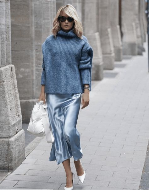 Blue Satin Skirt, Silk Skirt Outfit, Satin Skirt Outfit, Rok Outfit, Baby Blue Dresses, Rock Outfit, Looks Street Style, Outfit Trends, Mode Inspo