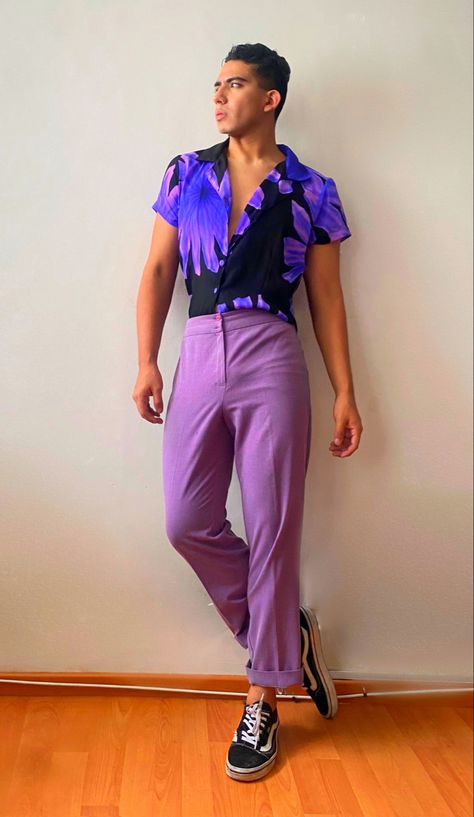 Harry Styles Inspired Outfits Men, Arcade Outfit Ideas Men, Vibrant Mens Outfits, Male Colorful Outfit, Eclectic Male Fashion, Vibrant Mens Fashion, Funky Mens Outfits, Colourful Male Outfits, Bright Mens Outfits