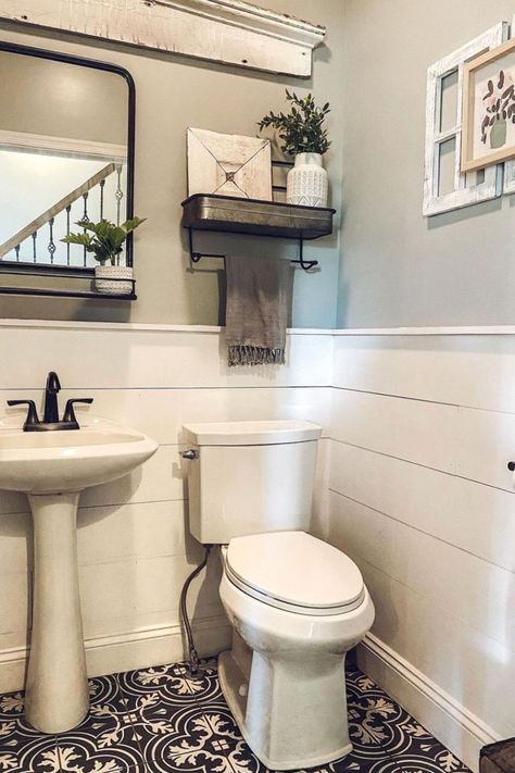 half bathroom ideas Farmhouse Half Bath, Half Bathroom Decor Ideas, Half Bath Makeover, Half Bath Decor, Small Half Bathroom, Small Half Bath, Half Bath Remodel, Half Bathroom Remodel, Half Bathroom Decor