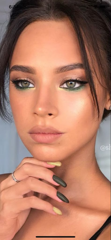 Make Up Inspiration Natural, Blue Eyes Make Up, Green Makeup Look, Green Dress Makeup, Makeup Verde, Ball Makeup, Evening Eye Makeup, Makeup Beauty Hacks, Tiktok Makeup