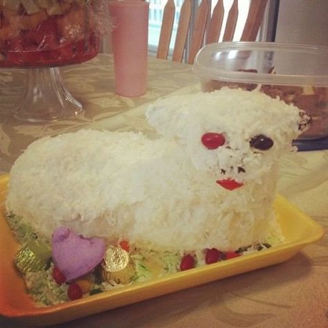 Lamb Cake Easter Lamb Cake, Creepy Easter, Cake Disasters, Sheep Cake, Lamb Cake, Ugly Cakes, Cake Fails, 1st Easter, Easter Lamb