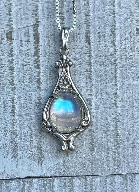 Vintage Moonstone Pendant/Sterling Silver/June Birthstone/Free Shipping/Gift For Her/Rainbow Moon Stone/Women’s Jewelry/Antique Style Gifts ** These Vintage Style Moonstone Pendants are Handmade to Order. The processing time for these pieces is 1 week ** Necklace Length Guide, Rainbow Moonstone Necklace, Lay On, Jewelry Antique, Womens Jewelry, Moonstone Necklace, Moonstone Jewelry, S Jewelry, June Birthstone