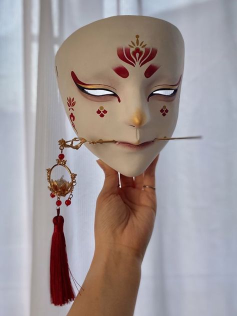 Mascara Oni, Kitsune Mask, Japanese Mask, Seni Dan Kraf, Cool Masks, Foto Tips, Masks Art, Dessin Adorable, Fantasy Clothing