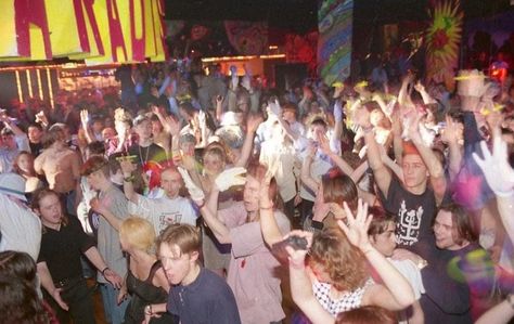 1990s Rave, Rave Theme, Party Culture, Rave 90s, Trance Dance, Ibiza Party, Music Corner, Techno Rave, 90s Rave