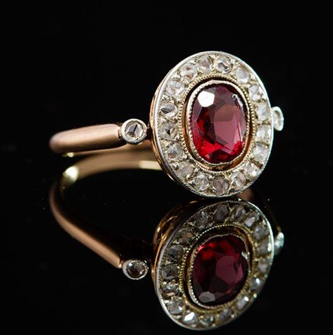 Target Ring, Aesthetic Antique, Velvet Gloves, 1920s Jewelry, Vintage Inspired Earrings, Almandine Garnet, Jewellery Unique, Mexican Jewelry, Garnet Jewelry