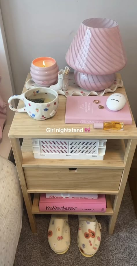 University Dorm Room Decor, Uni Room, Dorm Room Inspiration, Room Redesign, Girly Room, Preppy Room, Cute Room Ideas, Pretty Room, Cozy Room Decor