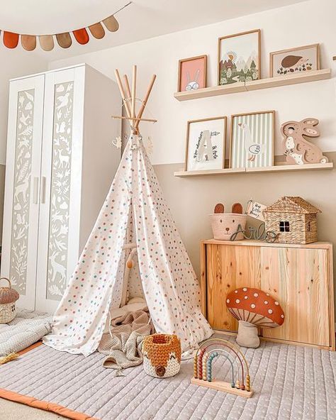 Woodland Toddler Room Girl, Woodland Girls Bedroom, Girly Woodland Nursery, Woodland Bedroom Kids, Woodland Girls Room, Wardrobe Upcycle, Girls Woodland Bedroom, Woodland Toddler Room, Boho Woodland Nursery