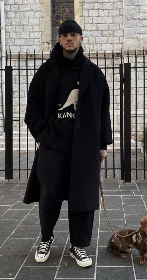 London Male Fashion, Balenciaga Male Model, Mens Winter Dressy Outfits, Mens All Black Streetwear, Mens Clothing Styles Winter 2023, Winter City Outfits Men, Winter 2023 Men Fashion Trends, Winter Fashion Men 2023, Winter Coat Outfits Men