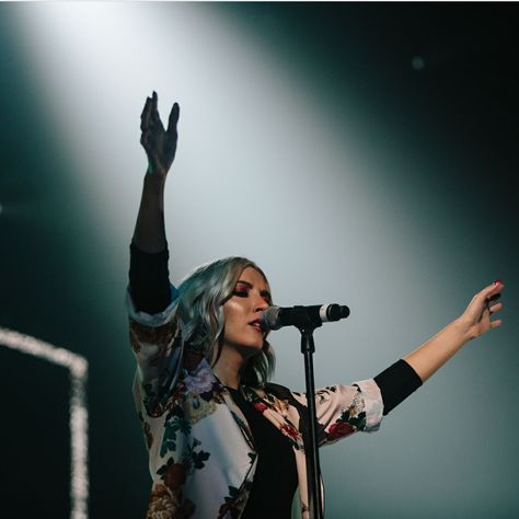 Katie Torwalt. #jesusculture #music #worship Worship Photography, Katie Torwalt, Stage Photography, Church Photography, Christian Photography, Church Fellowship, Church Inspiration, Worship Jesus, Band Photography