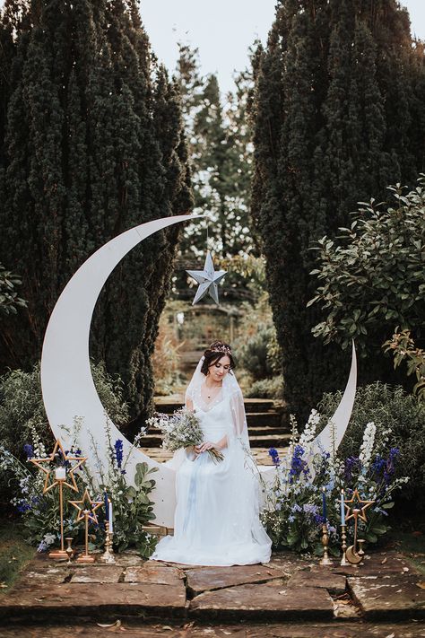 Moon Wedding Theme, Celestial Wedding Theme, Starry Wedding, Starry Night Wedding, Moon Wedding, Boda Mexicana, Celestial Wedding, Dark Wedding, Gothic Wedding