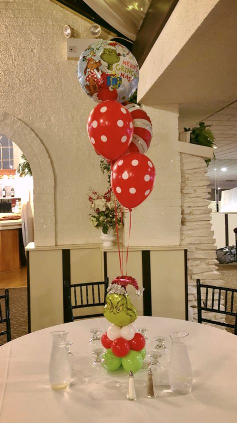 Grinch Party Centerpieces, Grinch Centerpiece Ideas Diy Simple, Grinch Centerpieces Table Decorations, Grinch Birthday Party Centerpieces, Grinch Baby Shower Ideas For Boys, Baby Shower Grinch Theme, Grinch Party Ideas Decorations, Grinch Centerpieces Diy, Grinch Themed Baby Shower Ideas