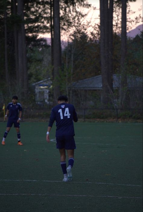 Edgar Playing Soccer, Soccer Guys Aesthetic, Guy Playing Soccer, Playing Football Aesthetic, Playing Soccer Aesthetic, Soccer Aesthetic Boy, Soccer Boys Aesthetic, Soccer Boy Aesthetic, Football Boys Aesthetic