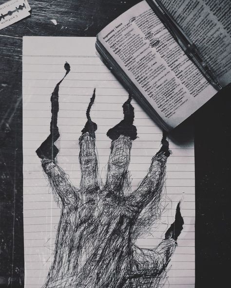 Creepy Drawings, Pencil Sketch Images, Scribble Art, Animation Art Sketches, Meaningful Drawings, Art Tools Drawing, Grunge Art, Dark Art Drawings, Beautiful Dark Art