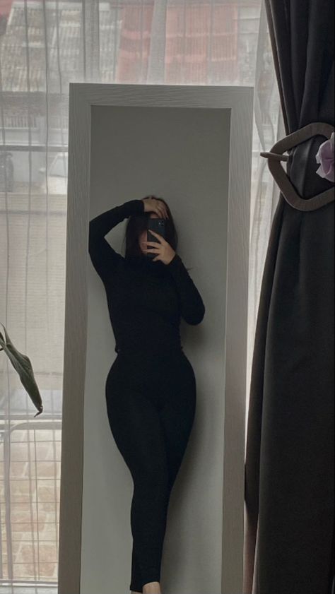 Turtle Neck Leggings Outfit, Turtle Neck And Leggings Outfit, Black Turtle Neck Outfit, Full Black Outfit, Black Turtle Neck, Turtle Neck Long Sleeve, Turtleneck Outfit, Long Sleeve Fashion, Leggings Outfit