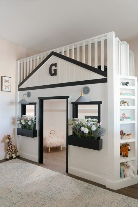 Cool built in fun building Playroom With Bunk Beds, Loft Bed Turned Playhouse, Girls Built In Bunk Beds, House Bed Boys Room, Built In Beds For Kids, Bunk Bed Playhouse, Bunk Bed House, Aria Bedroom, Valentines Room