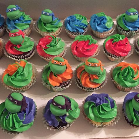 TMNT cupcakes Ninja Turtle Cupcake Ideas, Ninja Turtle Cupcake Toppers, Ninja Turtles Cupcakes, Tmnt Cupcakes, Ninja Turtle Cupcakes, Ninja Turtles Birthday Party, Ninja Party, Ninja Turtle Party, Ninja Turtle Birthday