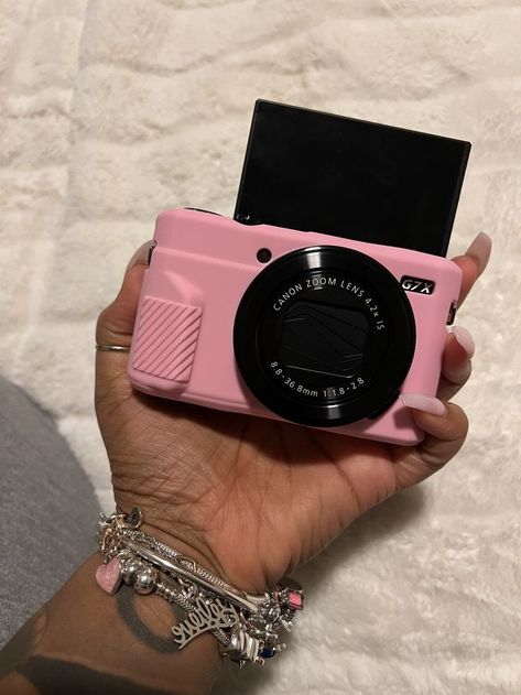 get a vlogging camera similar like this one but with a less price shop on this link below: https://amzn.to/3S7DxCn Cameras For Photography, Photography 4k, Best Vlogging Camera, Youtube Aesthetic, Start Youtube Channel, Pink Camera, Social Media Content Planner, Youtube Editing, Youtube Business