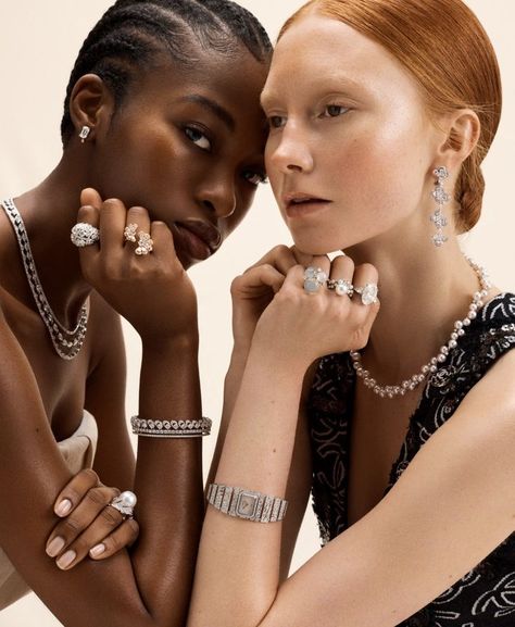 Models star in 'Ice Age' jewelry fashion story focus on white stones and silver settings with heirloom attitude in Harper's Bazaar UK March 2022. Dior Beauty Campaign, Chanel Editorial, Jewellery Fashion Shoot, Jewelry Banner, From Paris With Love, Jewellery Photography Inspiration, Jewelry Product Shots, Creative Jewelry Photography, Jewelry Photography Styling