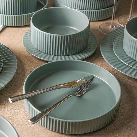 Stone Dinnerware, Dinnerware Set Modern, Ceramic Dinner Set, Crockery Design, Decorating House, Casserole Set, Beginner Pottery, Modern Dinnerware, Ceramic Dinnerware Set