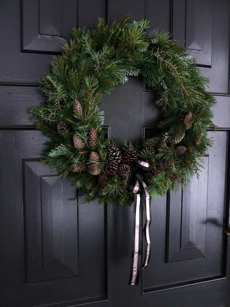 Xmas Wreaths Ideas, Julkransar Diy, Holiday Wreaths Christmas, Christmas Interiors, Xmas Wreaths, Christmas Inspo, Christmas Makes, Wreath Christmas, Noel Christmas