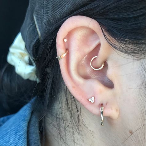 Double helix daith lobes 14k gold gold filled 10k gold Double Helix And Daith, Daith And Double Helix Piercing, Double Helix Piercing Ideas, Double Helix Piercings, Helix Piercing Stud, Double Helix Piercing, Double Cartilage, Ear Piercings Helix, Curated Ear