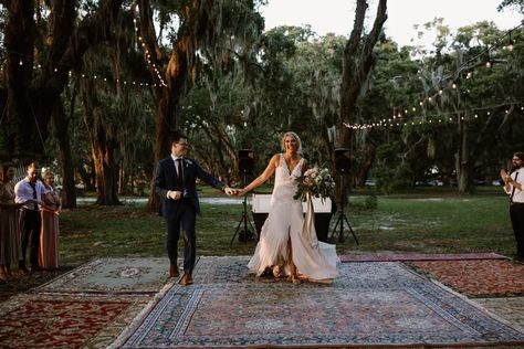 Diy Wedding Dance Floor, Diy Wedding Lighting, Seating Chart Wedding Diy, Outdoor Dance Floors, Diy Wedding Reception, Boda Diy, Wedding Reception Photography, Dance Floor Wedding, Waffle House