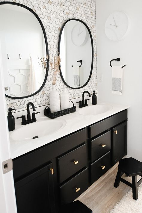 Kids Bathroom Renovation, Small Bathroom Wallpaper, Small Bathroom Makeover, Bathroom Redesign, Black Vanity, Bathroom Remodel Designs, Boys Bathroom, Basement Bathroom, Bathroom Inspiration Decor