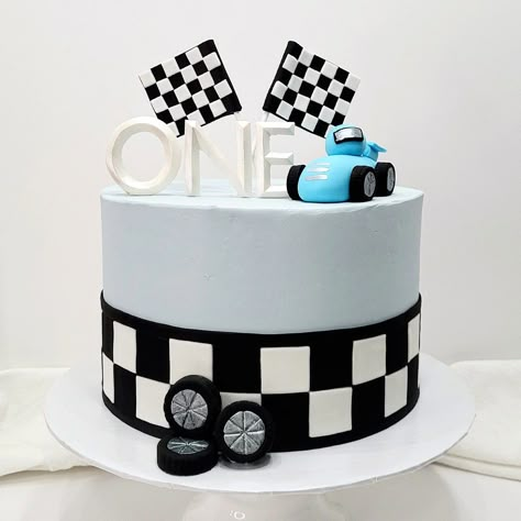 Racing Theme Birthday Cake, First Birthday Party Car Theme, Two Fast 2 Curious Birthday Cake, 2 Fast Birthday Cake Ideas, Fast 1 Birthday Cake, Race Car Theme Birthday Cake, Fast One Birthday Party Theme Cake, Fast One Cake Smash, Wheels First Birthday Party