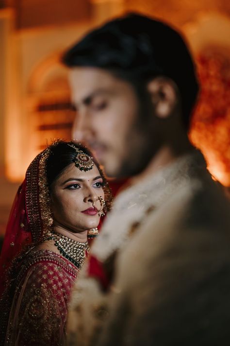 Couple Wedding Photoshoot Poses Romantic, Wedding Portrait Poses Couple Photography, Bride And Groom Photoshoot Indian, Indian Bride Groom Poses Photoshoot Ideas, Wedding Photos Couple Poses, Creative Bride Portrait, Couple Potrait Indian Wedding, Bride Creative Photography, Couple Poses Portrait