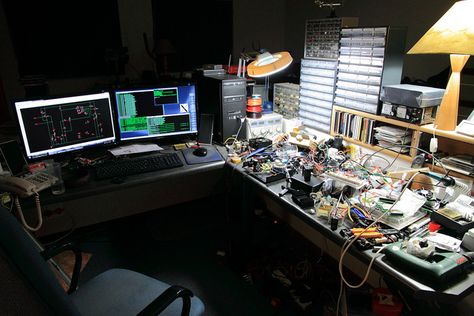 Electronics bench and workstation | Flickr – Compartilhamento de fotos! Workbench Led Lights, Engineer Room, Electronics Lab Workbenches, Electronics Workspace, Electronics Bench, Electronics Workbench, Engineering Office, Electronic Workbench, Electronics Workshop