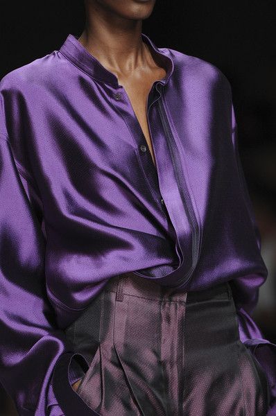 Mode Purple, Satin Bluse, Purple Outfits, Purple Reign, Haider Ackermann, Purple Blouse, All Things Purple, Purple Silk, Satin Blouse