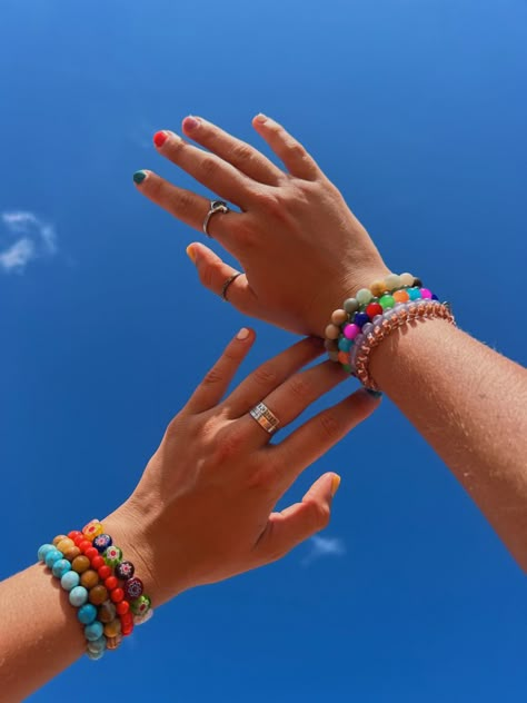 Hand Bracelet Photography, How To Take Bracelet Pictures, Friendship Bracelet Photography, Bracelets Photoshoot Ideas, Bracelet Advertising Photography, Bracelet Product Photography Ideas, Bead Bracelet Photography, Beaded Jewelry Photography Ideas, Beaded Bracelet Photography Ideas