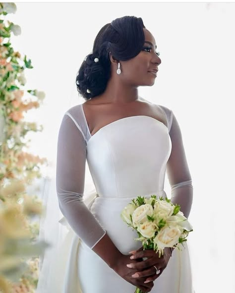 Civil Wedding Dresses Classy, Bridal Gown Simple, Gown Simple, Africa Wedding, Simple Wedding Gowns, Civil Wedding Dresses, Classy Wedding Dress, Stylish Wedding Dresses, Detachable Train