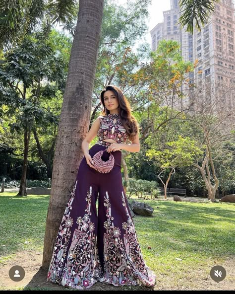 Purple Ethnic Wear, Indowestern For Women, Purple Sharara, Outfit From Scratch, Indian Outfits Modern, Indian Fits, Indian Bridesmaid Dresses, Function Dresses, Trendy Outfits Indian