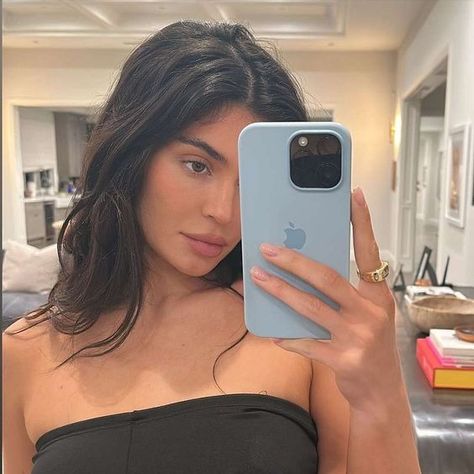 Her phone baby blue phone case >> #kyliejenner #model #iphone #selfie Iphone Selfie, Blue Phone Case, Winter Blue, Iphone 15 Pro, Apple Iphone, Iphone 15, Iphone, Blue