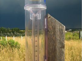 Build a rain gauge to measure precipitation in the school area. Compare findings to records. Could be a neat experiment for the science fair. Spring Experiments, 1st Grade Stem, Spring Stem Activities, Spring Stem, Library Programming, Rain Gauges, Rain Gauge, Weather Instruments, Citizen Science