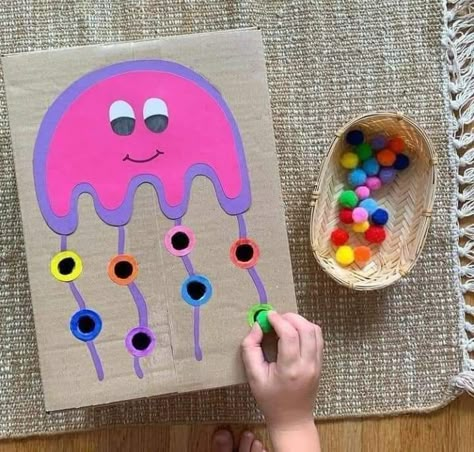 Montessori Crafts, Easy Toddler Activities, Baby Play Activities, Kindergarden Activities, Montessori Toddler Activities, Kindergarten Learning Activities, Toddler Arts And Crafts, Baby Learning Activities, Daycare Activities