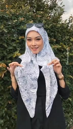 Tudung Bawal Style, Scarf Hijab Styles, Bawal Style, Hijab Turban Style, How To Wear Hijab, Fesyen Islam, Hijab Cap, Sports Hijab, Women Turban