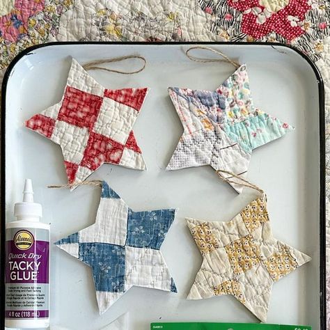 Wood Star Ornaments, Quilted Fabric Ornaments, Sewn Christmas Ornaments, Quilt Scraps, Star Ornaments, Upcycle Repurpose, Quilted Ornaments, Quilted Christmas Ornaments, Old Quilts