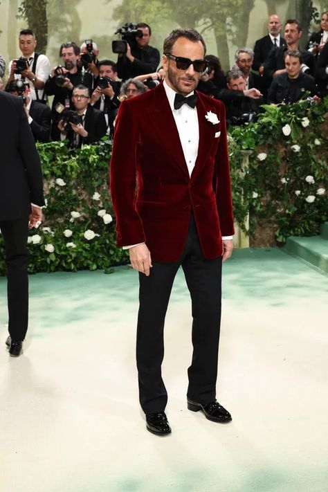 Gala Fashion, Met Gala Red Carpet, Best Dressed Man, Vogue Dress, Costume Institute, Anna Wintour, Celebrity Red Carpet, Well Dressed Men, John Galliano