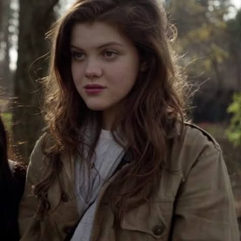 Lucy And Edmund, Harry Potter Ocs, Emma Smith, Hogwarts Student, Lucy Pevensie, Georgie Henley, Wendy Darling, Night Movie, Historical Movies